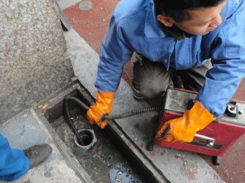 乌兰疏通下水道