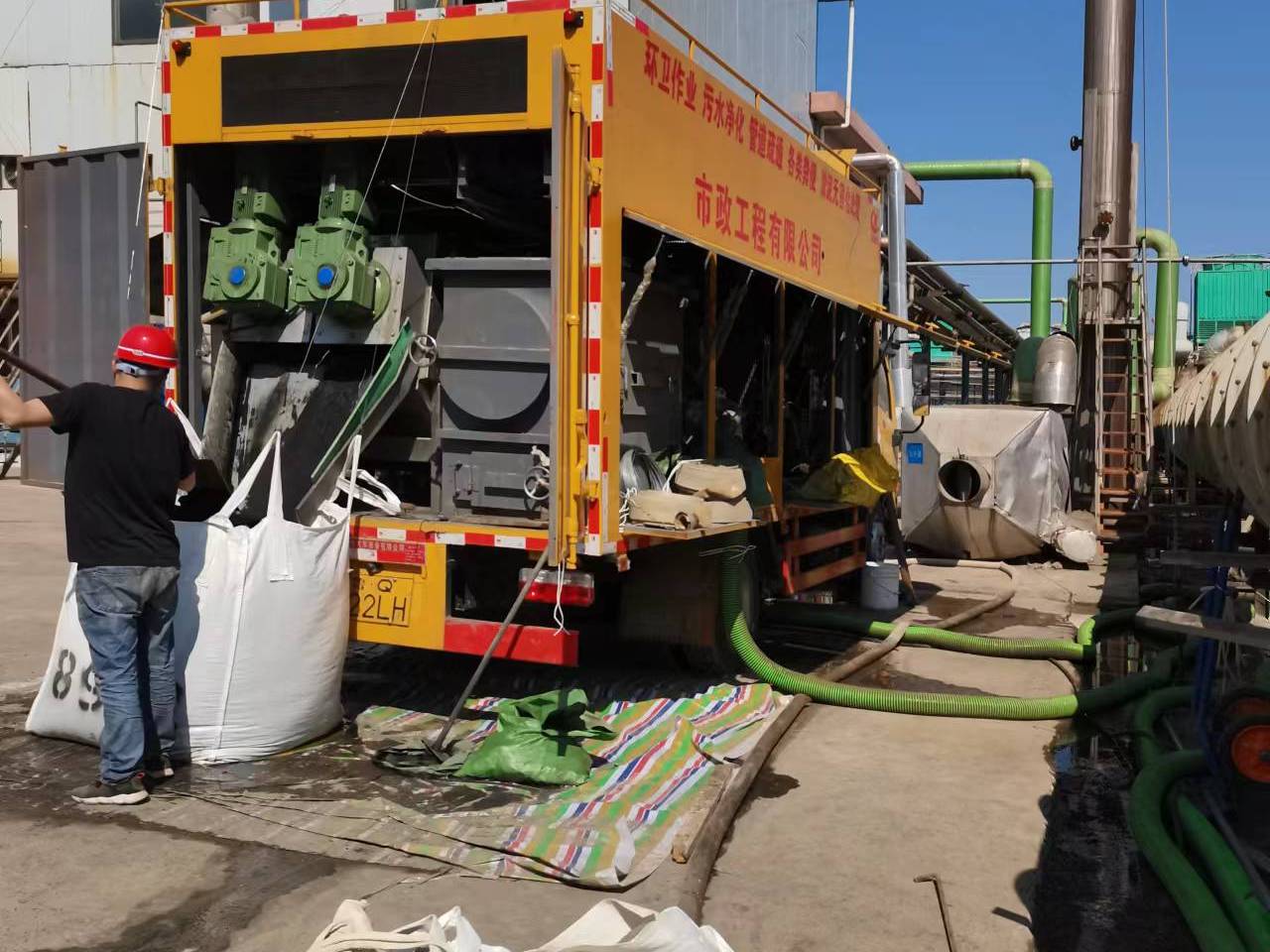 乌兰淤泥压干处理